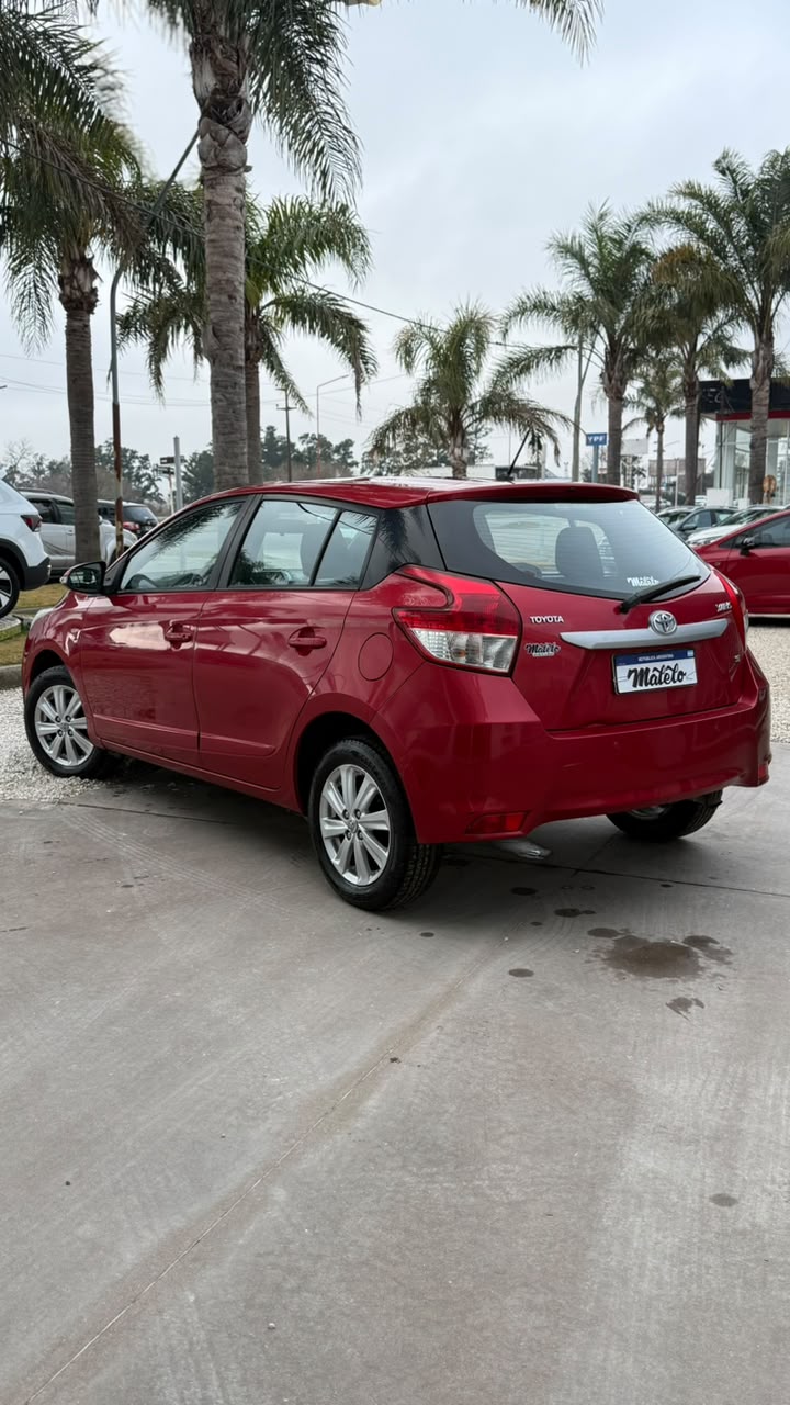 TOYOTA - YARIS   - AUTOMÁTICA - 2017